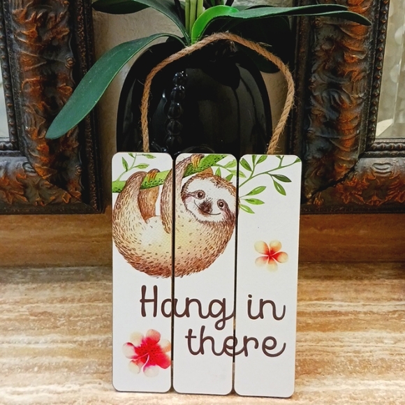 SLOTH Wall Hanging "Hang in There" CUTE Decor Sloth Collector - Picture 2 of 11
